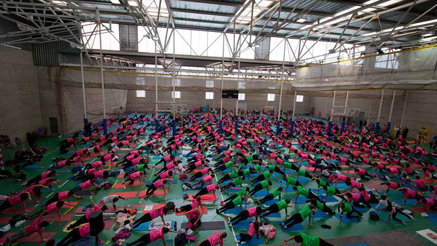 800 personas en el III Pilates Solidario por AFANION